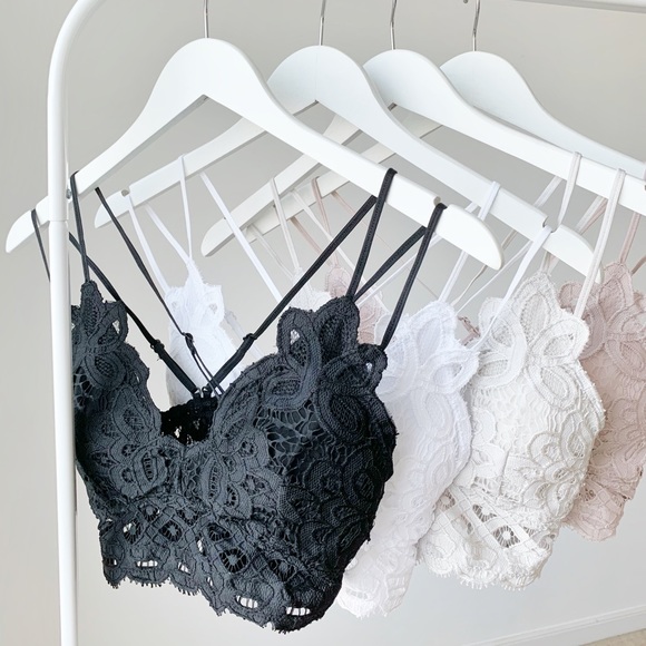 BOHO SCALLOPED LACE BRALETTE - BLACK - Picture 2 of 6